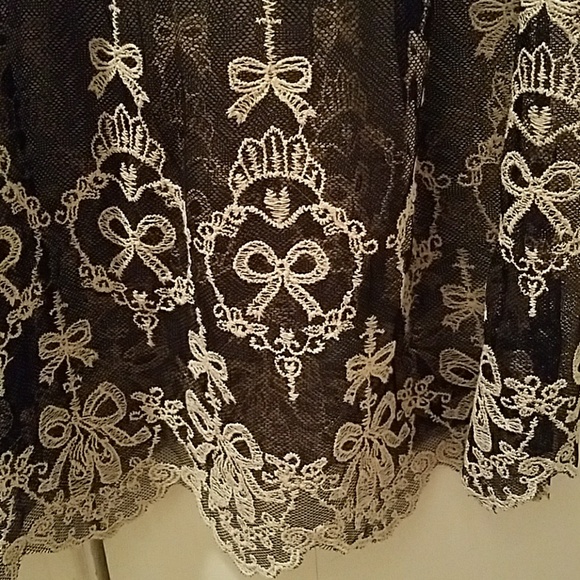 Monteau Sheer Tank - Picture 3 of 4